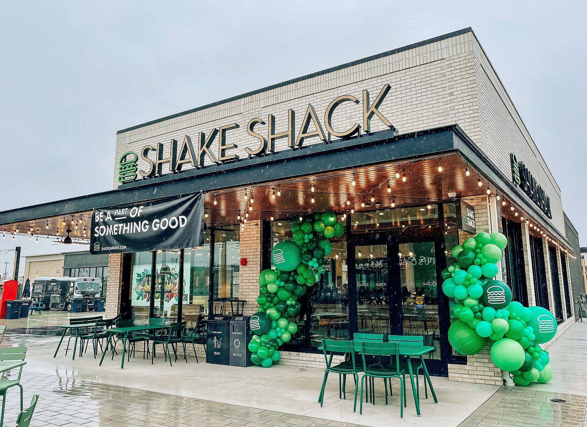 Shake Shack Exterior