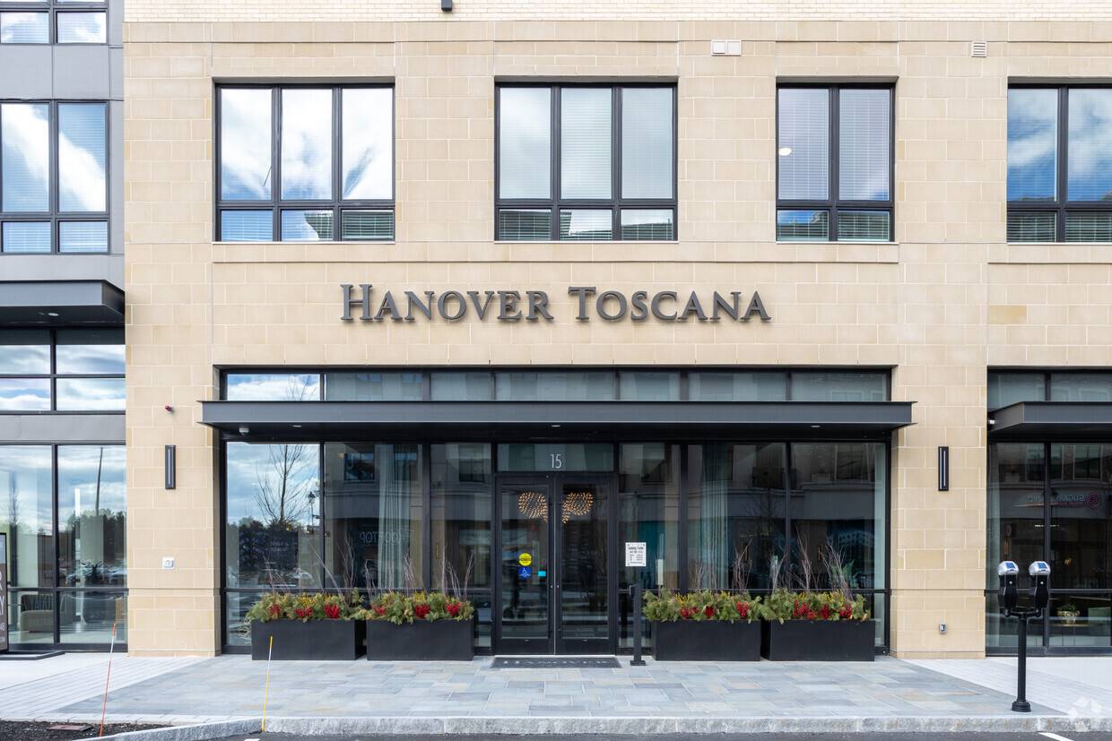 Hanover Toscana Exterior